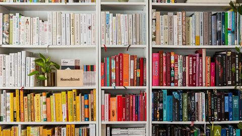 Bookshelf virtual background for Teams and Zoom