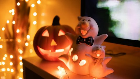 Jack-o'-lantern glow Halloween virtual background for Teams and Zoom